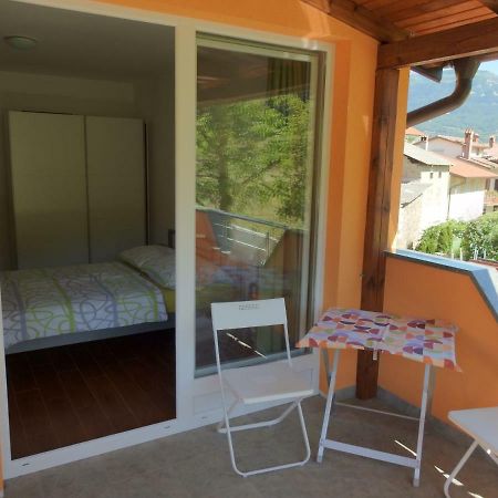 Pocitniska Hisa Casa de hóspedes Dobravlje Exterior foto